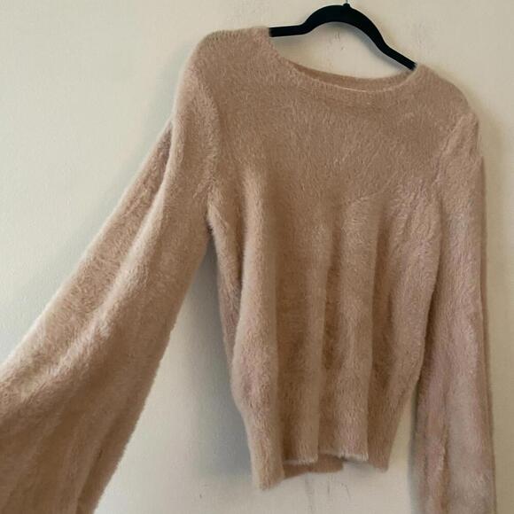 ASTR blush light pink balloon sleeve fuzzy sweater - Picture 2 of 5